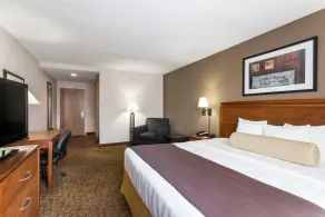 Days Inn & Suites by Wyndham Fort Pierce I-95 - Chambre