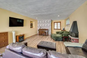 2 Mi to Dtwn Newark: Pet-friendly Home! - Interior