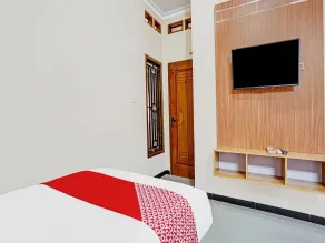 Hotel O Avisha Guest House Syariah - Værelse