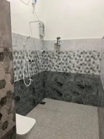 The Royal Ember - Bathroom