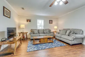 Charming Satsuma Home ~ 14 Mi to Mobile! - Interiör