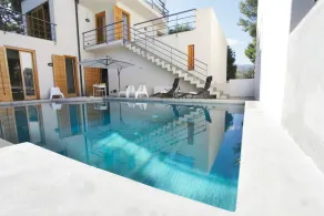 Villa With Pool Garden Near The Sea - Pool