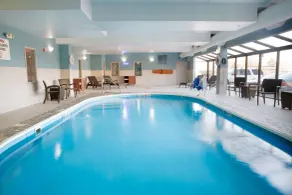 Holiday Inn Express & Suites Dayton-Huber Heights by IHG - Piscine