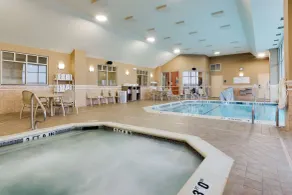 Drury Inn & Suites St. Louis/O'Fallon, IL - Piscine