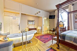 d'Parys - Room
