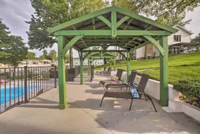 Downtown Branson Cottage w/ Pool Access! - Innenbereich