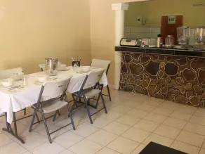 BJ&T Vacation Homes - In-room dining