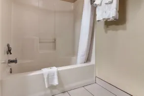 Quality Inn Hays I-70 - Chambre
