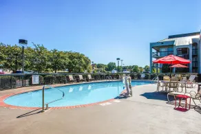 Clarion Pointe Huntsville Research Park - Piscine
