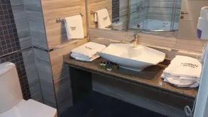 Kremon Hotel - Badezimmer