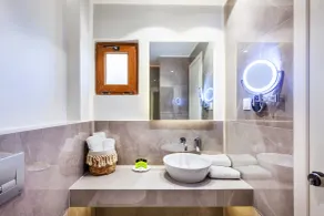 Hesperides Hotel - Bathroom