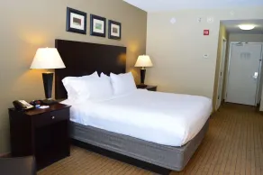 Holiday Inn Express & Suites Malone by IHG - Værelse