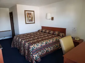 Oasis Inn and Suites - Room