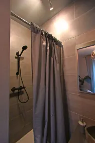 Up too 8- 10 Persons Stay in Antwerp - Bagno