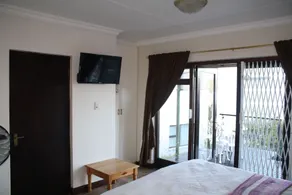 Lagoon Lodge - Room