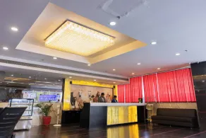 Hotel Di Arch Lucknow - Resepsjon