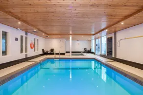 Sandman Hotel & Suites Calgary South - Pool