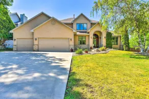 Pet-friendly Maple Grove Gem w/ Private Yard! - Interiör