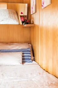 The Four Sisters Boatel - Room