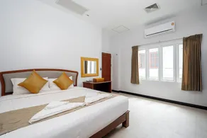 Hillside Seaview Residence, Karon - Chambre