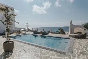 Beachfront Mykon Villa - Basseng