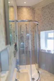 Courtmacsherry Hotel - Bathroom