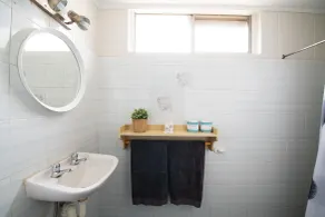 Blacktown Tavern - Bathroom
