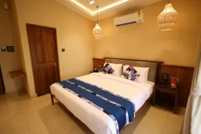 Foxoso Aaristo Baga Beach Resort - Room