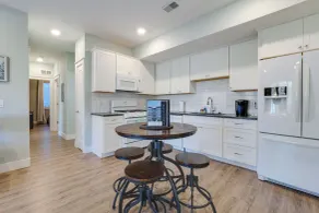 Walk to Front St! Traverse City Condo Near Skiing - Interiør