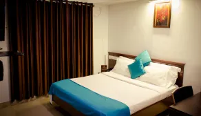 The Signature Inn Hotel - Room
