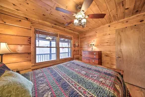 Ellijay Escape on Briar Creek w/ Hot Tub & Views! - Chambre