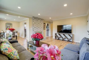 Easy SF Access! Spacious Family Home w/ Yard - Innvendig