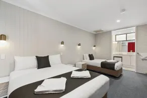 The Wine Vine Hotel - Room