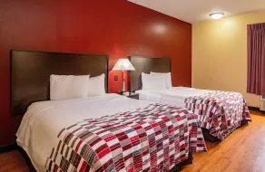 Red Roof Inn & Suites Indianapolis Airport - Chambre