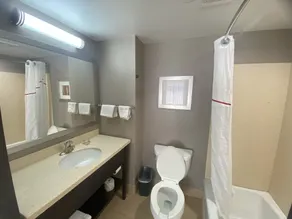 Red Roof Inn Pittsburgh - McKnight Rd - Salle de bain
