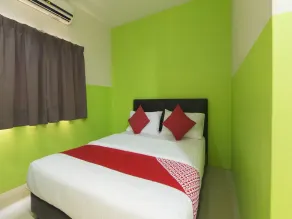 Mines Cempaka Budget Hotel - Værelse