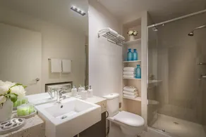Milano Serviced Apartments - Bathroom