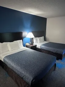 Budget Host Inn Manistique - Room