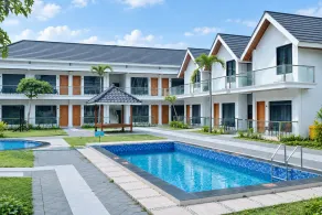 Grand Wijaya Hotel dan Villa Sarangan - Pool