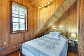 Private Hot Tub: 'Blue Sky Cabin' in Sequim - Interior