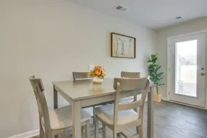 Near Base & Shopping: Modern Sumter Townhome! - Innenbereich