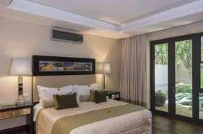 No5 Boutique Art Hotel by Mantis - Room