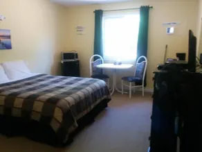 The Pinewood - Adult Getaway by the Lake - Camera