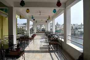 THAMLA HAVELI - Heritage Lake View Hotel - Restaurante