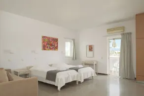 Reina Apartments - Camera