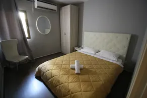 Rich Luxury Suites - Zimmer