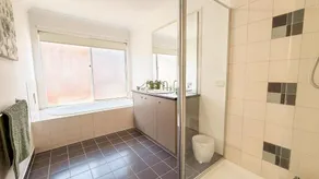 StayAU Family Haven Pet-Friendly Caroline Springs - Badeværelse