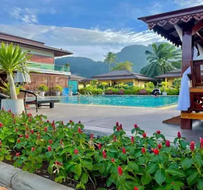 Capital O 75518 Baan Rose Resort Ao Luk - Piscina