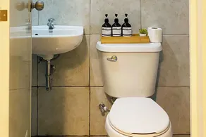La Patria Baybay Tourist Inn powered by Cocotel - Bathroom