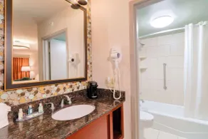 Quality Inn Near the Island Pigeon Forge - Salle de bain